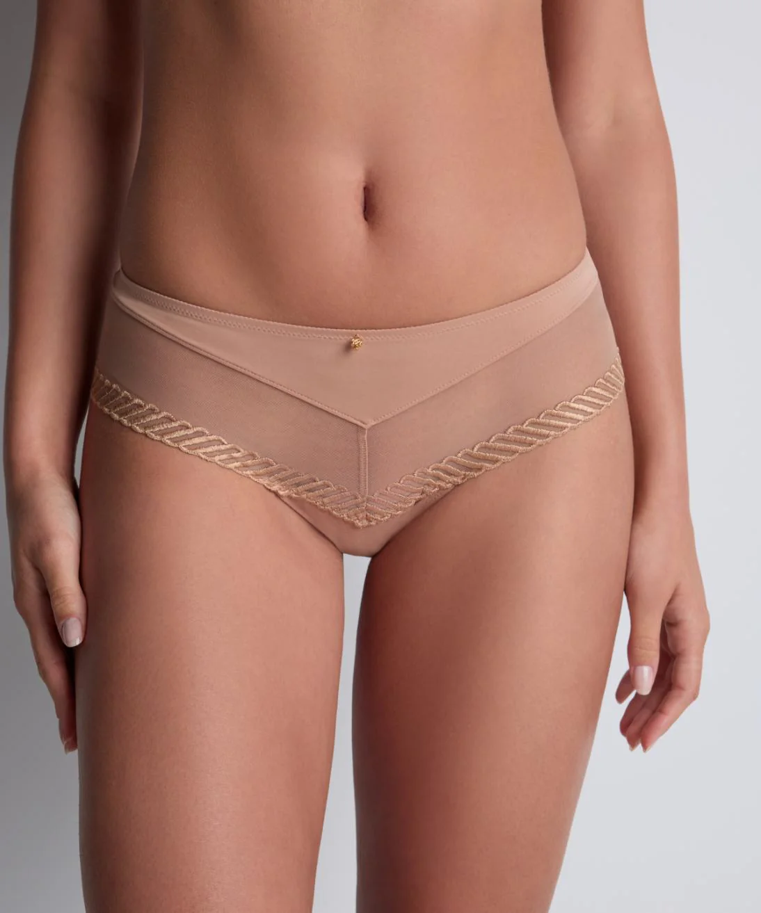 Sheer Emotion Shorty 4M70 Sand
