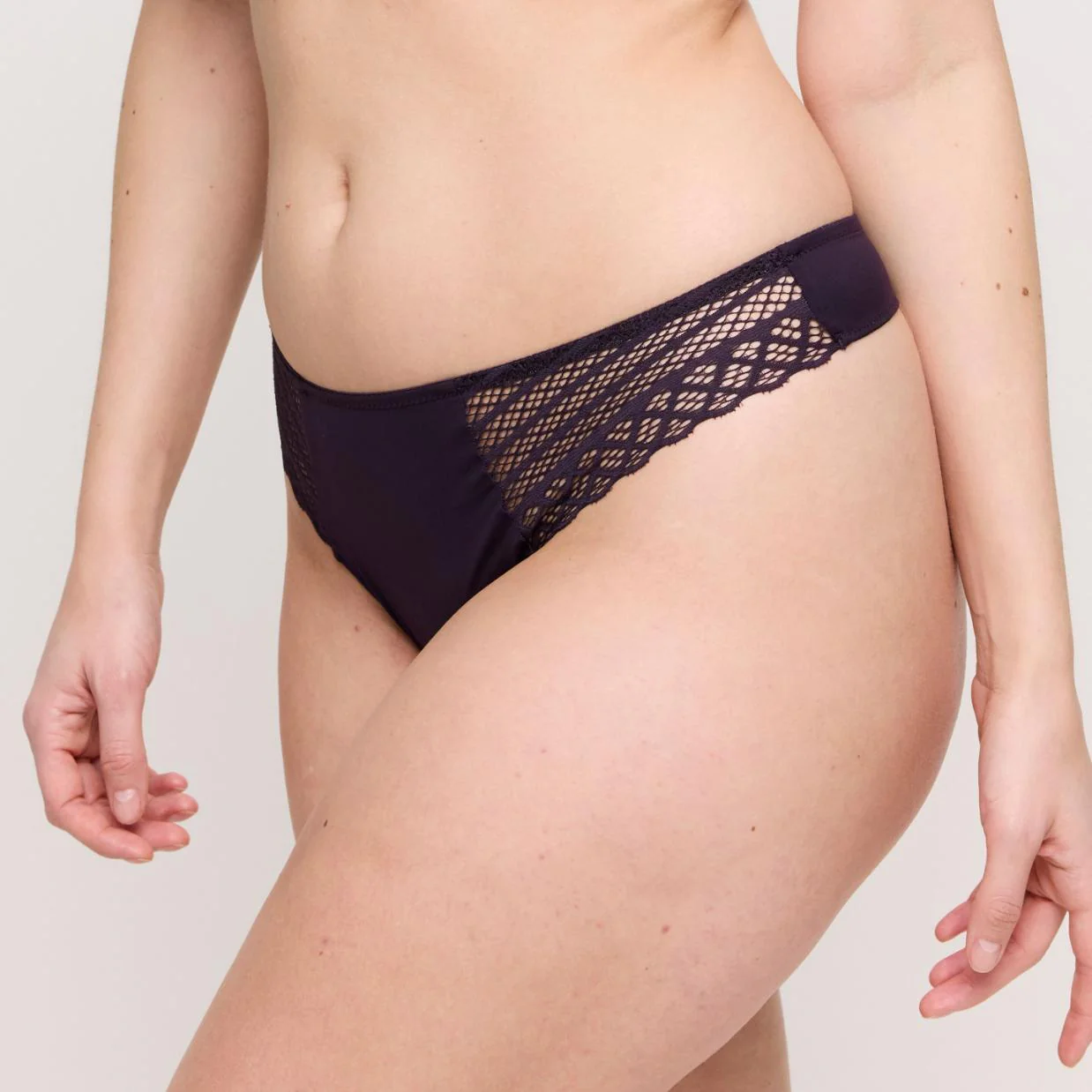 East End String 0641930 Amethyst